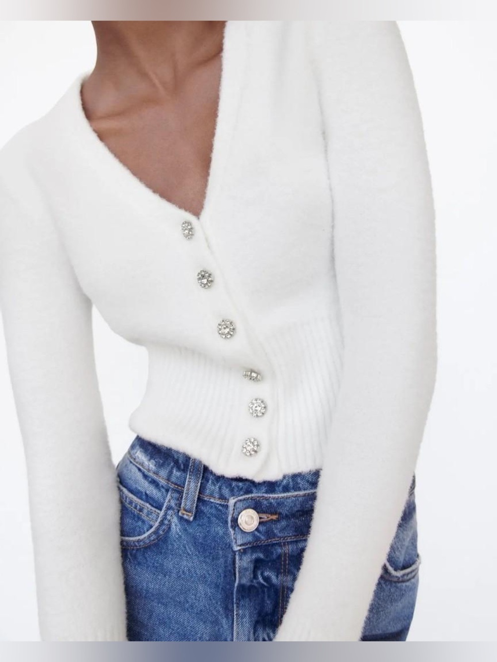 🤍✨ Zara Crystal Button Cropped Knit Cardigan – white (Size S)